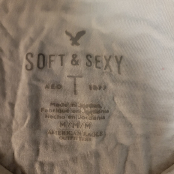 American Eagle Tshirt - Picture 2 of 2
